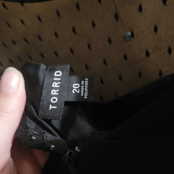 Torrid Black belted dress - Picture 5 of 5